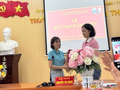CHI BỘ TRƯỜNG MẦM NON NAM THANH PHƯỜNG MƯỜNG THANH TỔ CHỨC KẾT NẠP ĐẢNG VIÊN MỚI NĂM 2026