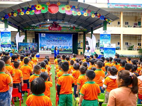 Trường Mầm non Noong Bua phối hợp với Trung tâm Anh ngữ Ocean Edu tổ chức chương trình “Giao lưu Tiếng Anh cho trẻ mẫu giáo”