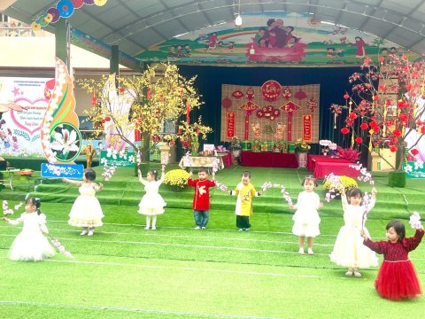 Ảnh hoạt động: RỘN RÀNG HOẠT ĐỘNG TRẢI NGHIỆM "GÓI BÁNH CHƯNG, CHÀO XUÂN BÍNH NGỌ" TẠI TRƯỜNG MẦM NON NOONG BUA