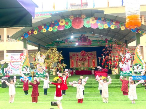 Ảnh hoạt động: RỘN RÀNG HOẠT ĐỘNG TRẢI NGHIỆM "GÓI BÁNH CHƯNG, CHÀO XUÂN BÍNH NGỌ" TẠI TRƯỜNG MẦM NON NOONG BUA