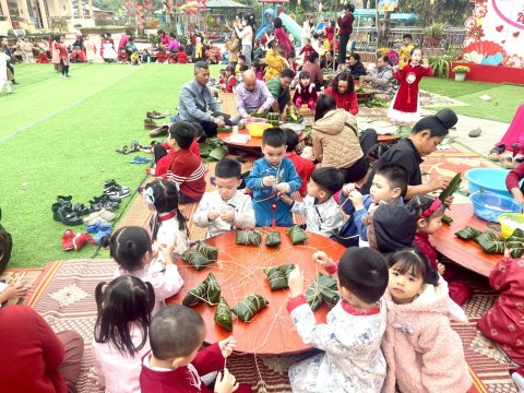 Ảnh hoạt động: RỘN RÀNG HOẠT ĐỘNG TRẢI NGHIỆM "GÓI BÁNH CHƯNG, CHÀO XUÂN BÍNH NGỌ" TẠI TRƯỜNG MẦM NON NOONG BUA