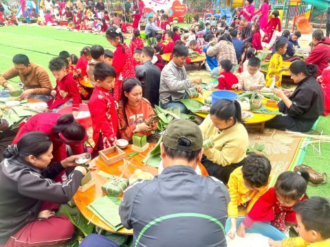 Ảnh hoạt động: RỘN RÀNG HOẠT ĐỘNG TRẢI NGHIỆM "GÓI BÁNH CHƯNG, CHÀO XUÂN BÍNH NGỌ" TẠI TRƯỜNG MẦM NON NOONG BUA