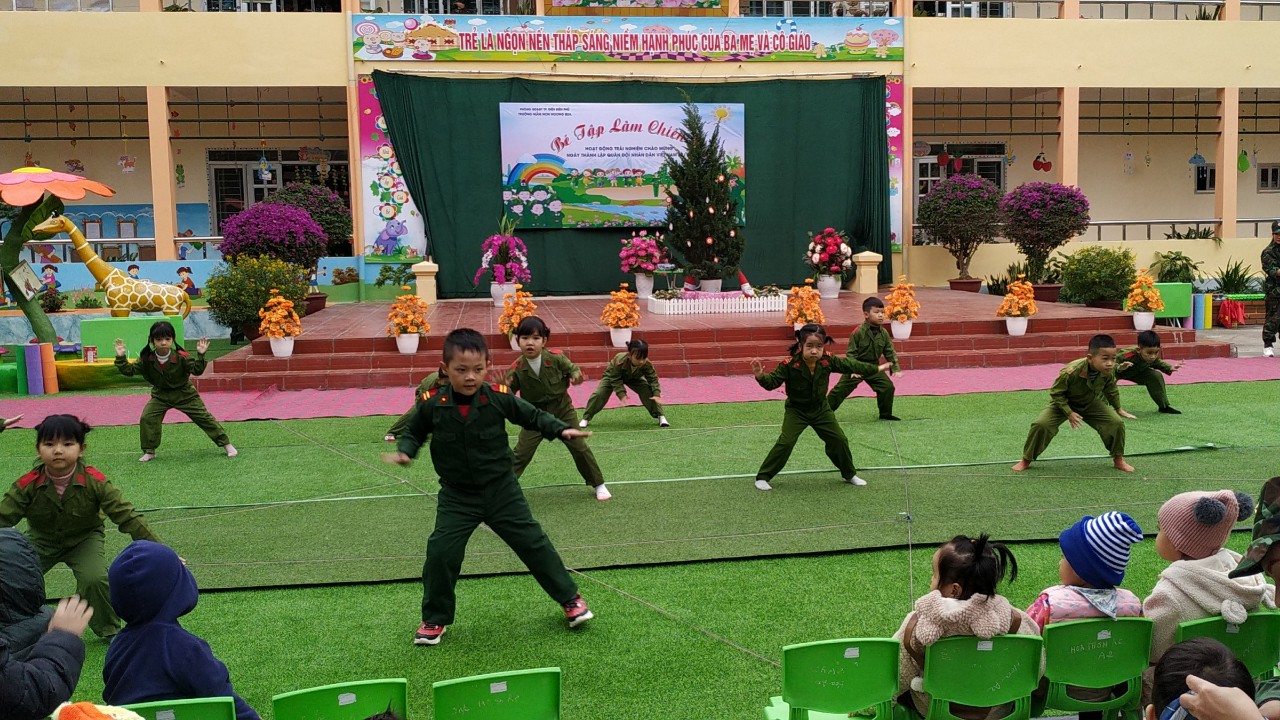 Ảnh trong bài: HOẠT ĐỘNG TRẢI NGHIỆM “ BÉ TẬP LÀM CHIẾN SỸ” CỦA TRƯỜNG MẦM NON NOONG BUA.