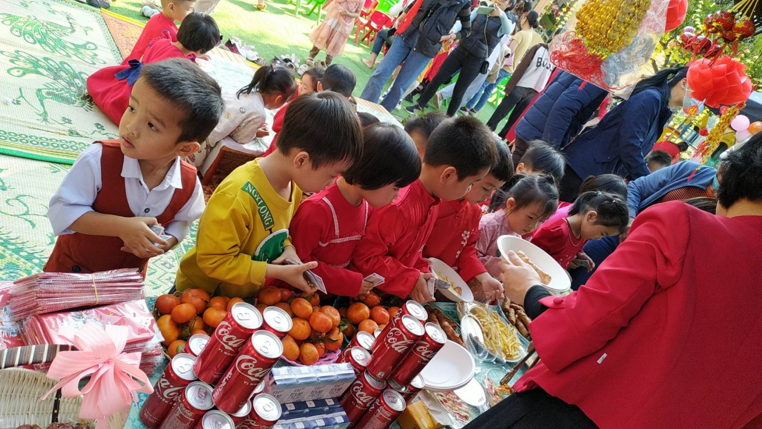 Ảnh trong bài: TRƯỜNG MẦM NON NOONG BUA TỔ CHỨC CHƯƠNG TRÌNH TRẢI NGHIỆM “HỘI CHỢ XUÂN” CHO BÉ