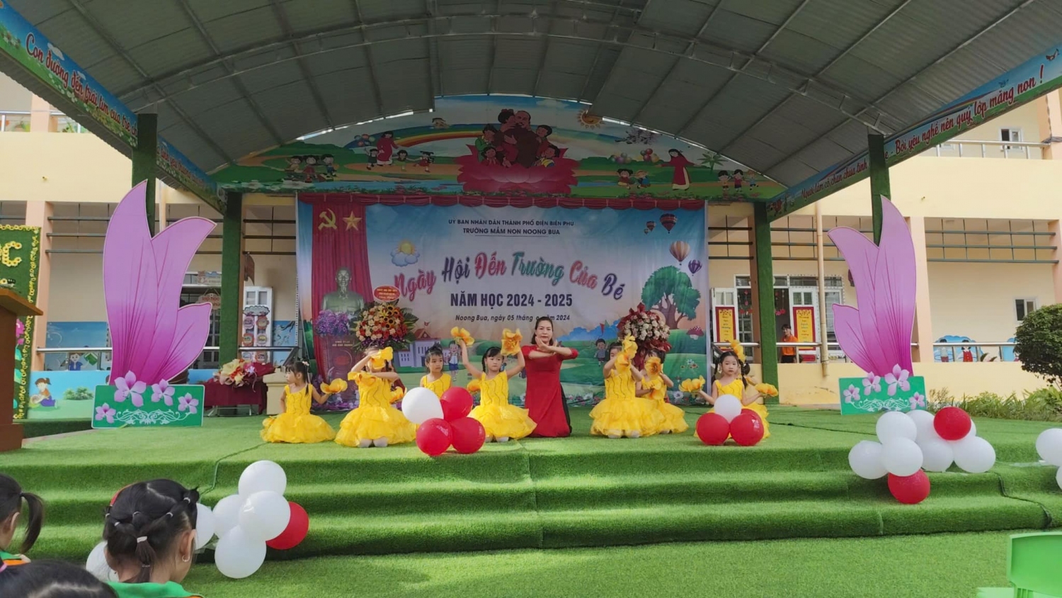 Ảnh trong bài: TƯNG BỪNG “NGÀY HỘI ĐẾN TRƯỜNG CỦA BÉ” NĂM HỌC 2024-2025 CỦA CÁC BÉ TRƯỜNG MẦM NON NOONG BUA