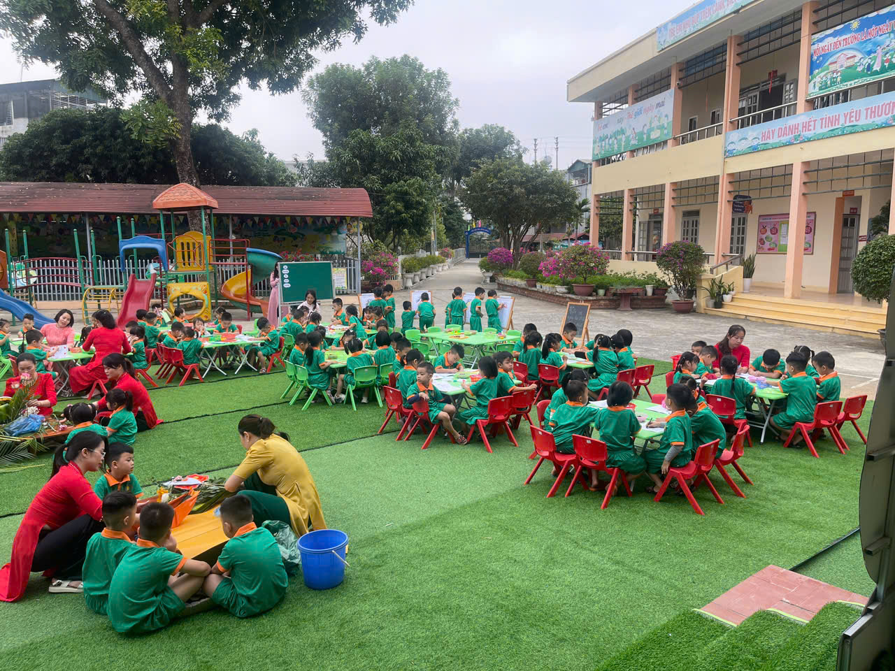 Ảnh trong bài: HOẠT ĐỘNG TRẢI NGHIỆM CỦA CÁC BÉ TRƯỜNG MẦM NON NOONG BUA CHÀO MỪNG NGÀY 20/11