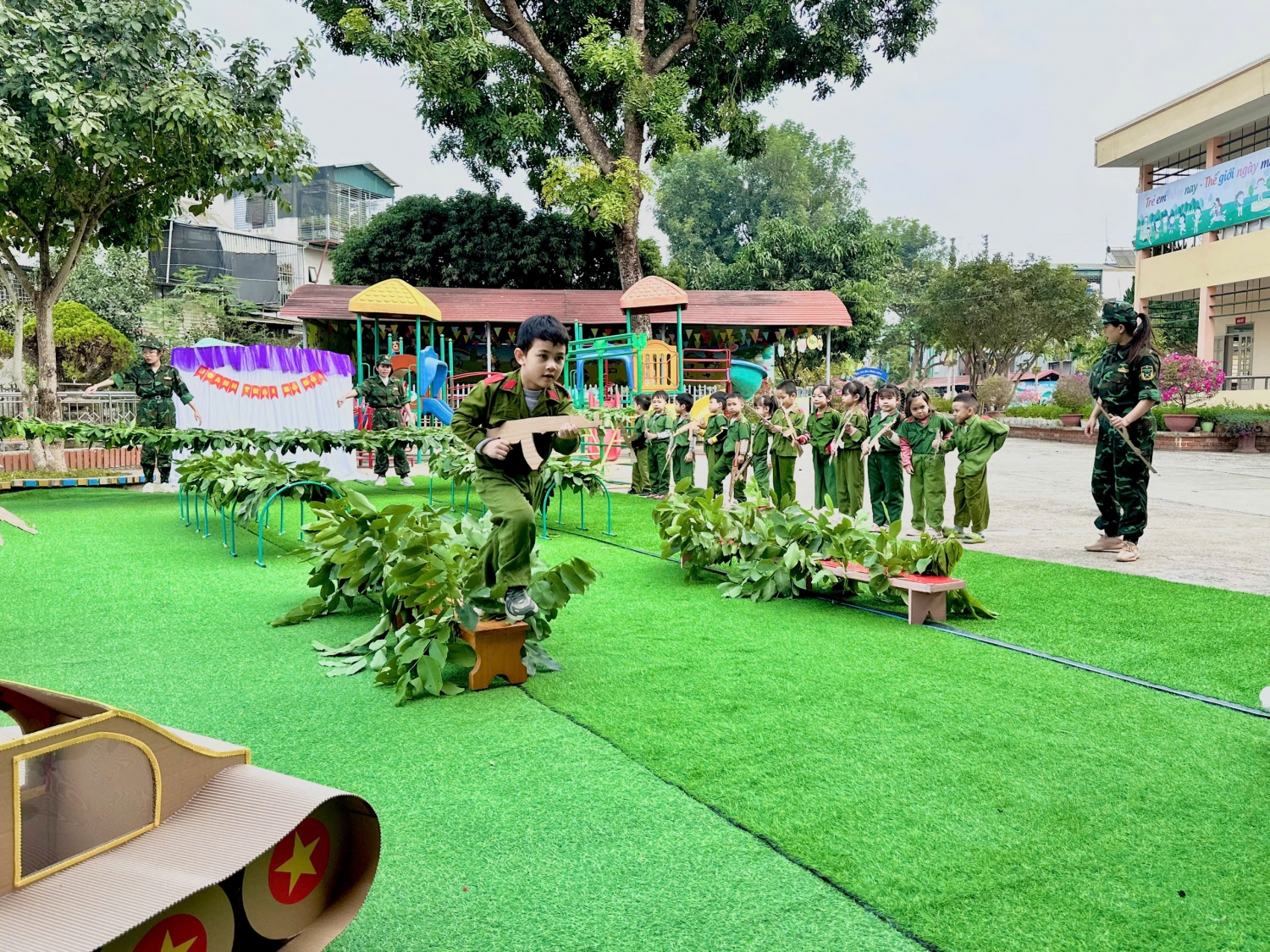 Ảnh trong bài: CÁC HOẠT ĐỘNG CHÀO MỪNG NGÀY 22/12 CỦA CÔ VÀ TRÒ TRƯỜNG MẦM NON NOONG BUA