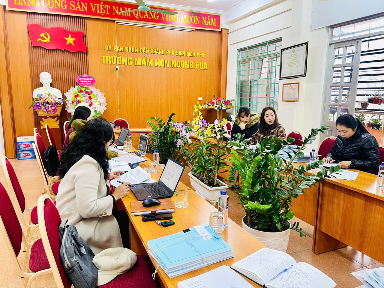Ảnh trong bài: TRƯỜNG MẦM NON NOONG BUA ĐÓN ĐOÀN KIỂM TRA, TƯ VẤN CÔNG NHẬN KĐCLGD, CÔNG NHẬN TRƯỜNG ĐẠT CHUẨN QUỐC GIA, NĂM HỌC 2024-2025