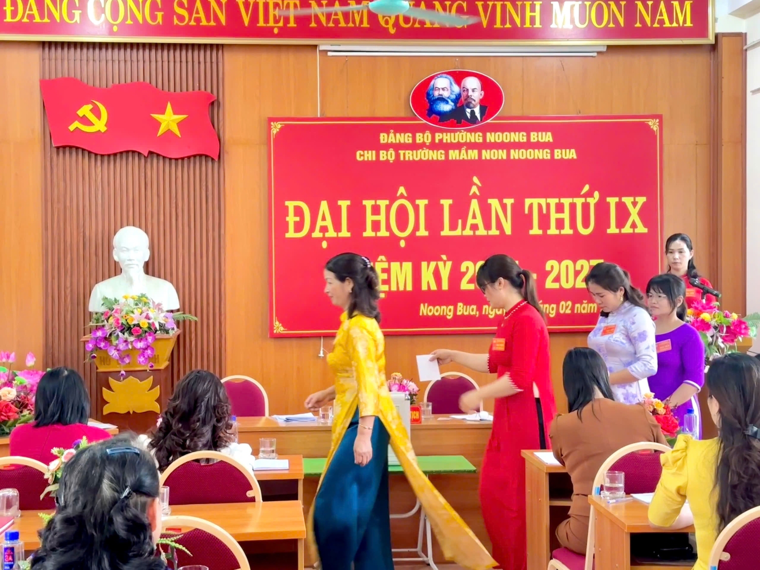 Ảnh trong bài: CHI BỘ TRƯỜNG MẦM NON NOONG BUA TỔ CHỨC THÀNH CÔNG ĐẠI HỘI NHIỆM KỲ 2025-2027