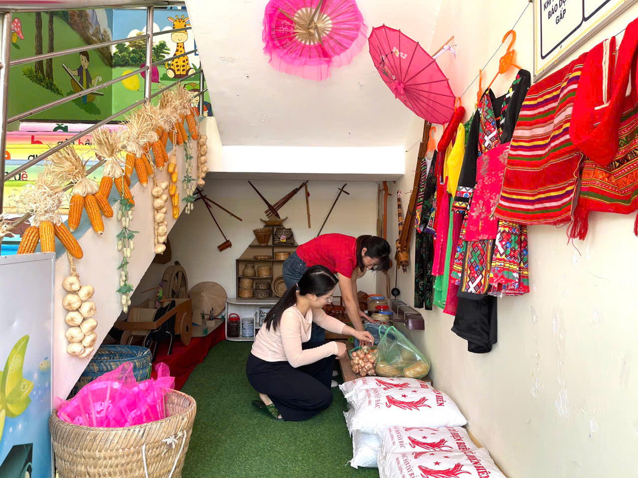 Ảnh trong bài: CÔNG TÁC TÔN TẠO, XÂY DỰNG CẢNH QUAN MÔI TRƯỜNG DUY TRÌ TRƯỜNG ĐẠT CHUẨN QUỐC GIA MỨC ĐỘ 2 - TRƯỜNG KIỂM ĐỊNH CHẤT LƯỢNG GIÁO DỤC CẤP ĐỘ 3 TẠI TRƯỜNG MẦM NON NOONG BUA NĂM HỌC 2024 – 2025