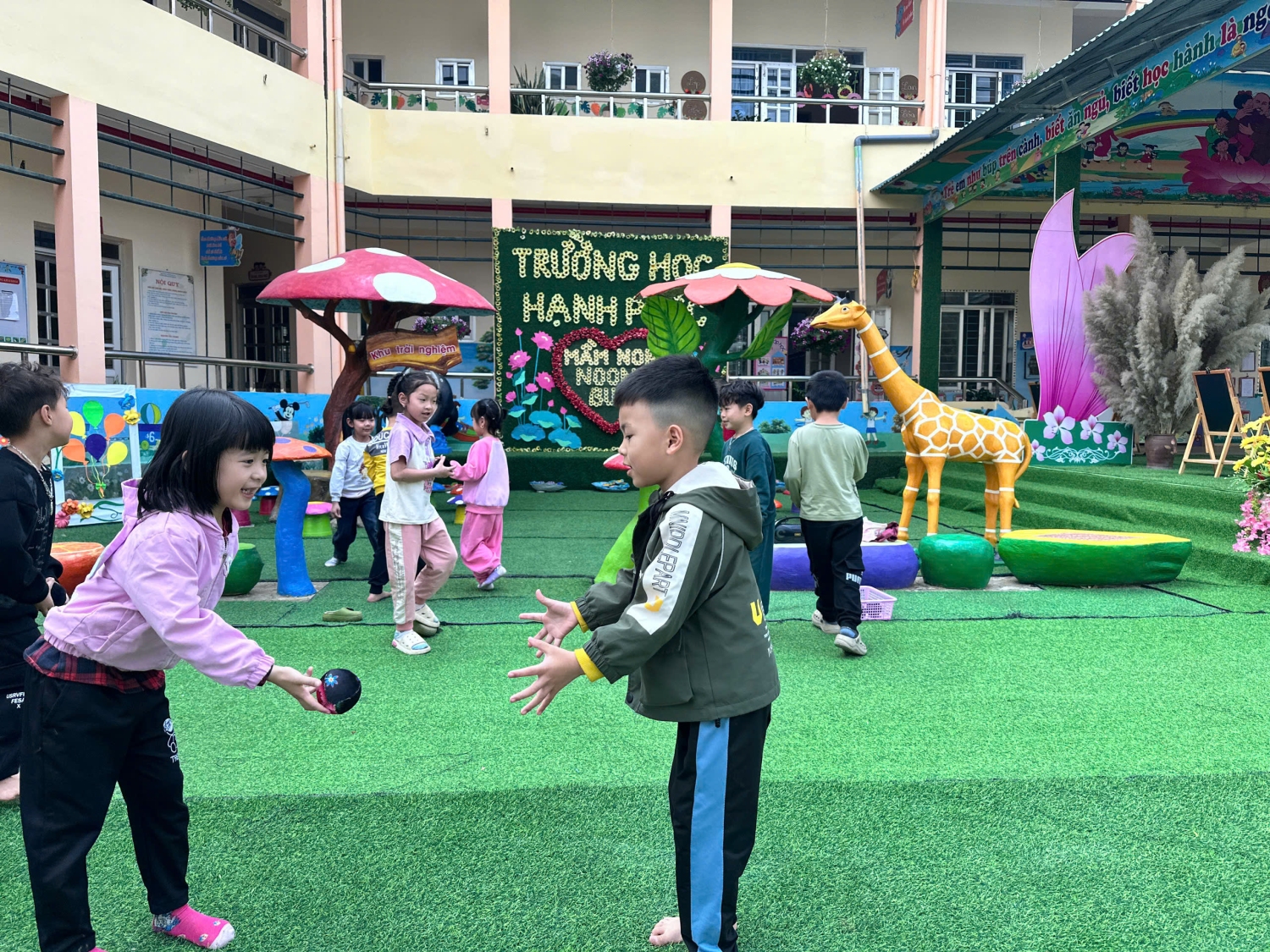 Ảnh trong bài: TRƯỜNG MẦM NON NOONG BUA ĐÓN ĐOÀN ĐÁNH GIÁ NGOÀI SỞ GD&ĐT CÔNG NHẬN KĐCLGD VÀ TRƯỜNG ĐẠT CHUẨN QUỐC GIA, NĂM HỌC 2024-2025