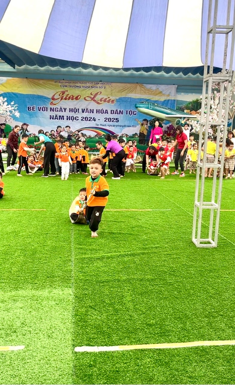 Ảnh trong bài: TRƯỜNG MẦM NON NOONG BUA THAM GIA GIAO LƯU “BÉ VỚI NGÀY HỘI VĂN HOÁ CÁC DÂN TỘC” CẤP CỤM NĂM HỌC 2024-2025