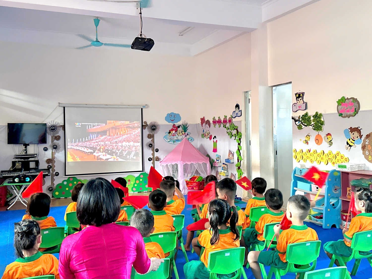 Ảnh trong bài: TƯNG BỪNG “NGÀY HỘI ĐẾN TRƯỜNG CỦA BÉ” NĂM HỌC 2025-2026 CỦA CÁC BÉ TRƯỜNG MẦM NON NOONG BUA
