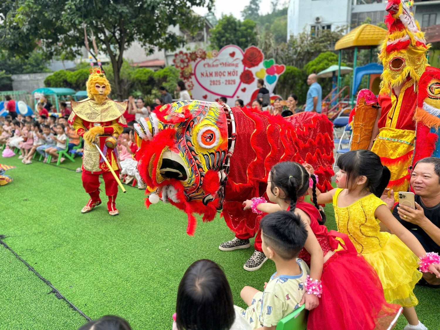 Ảnh trong bài: VUI HỘI TRĂNG RẰM – TRỌN VẸN YÊU THƯƠNG TẠI TRƯỜNG MẦM NON NOONG BUA