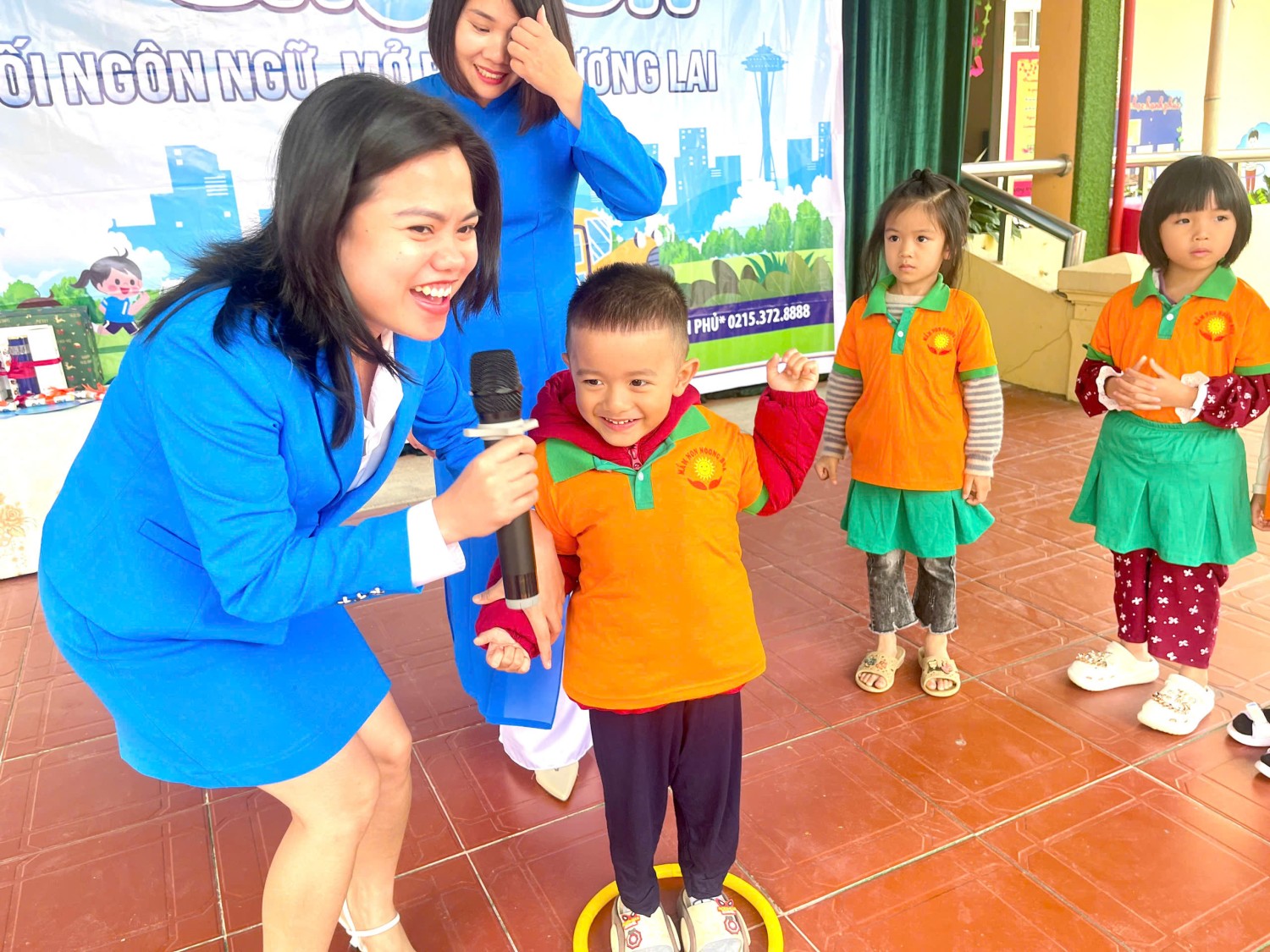 Ảnh trong bài: Trường Mầm non Noong Bua phối hợp với Trung tâm Anh ngữ Ocean Edu tổ chức chương trình “Giao lưu Tiếng Anh cho trẻ mẫu giáo”