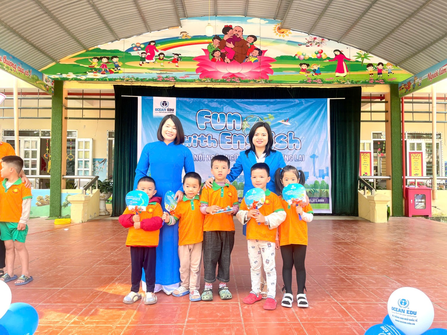 Ảnh trong bài: Trường Mầm non Noong Bua phối hợp với Trung tâm Anh ngữ Ocean Edu tổ chức chương trình “Giao lưu Tiếng Anh cho trẻ mẫu giáo”