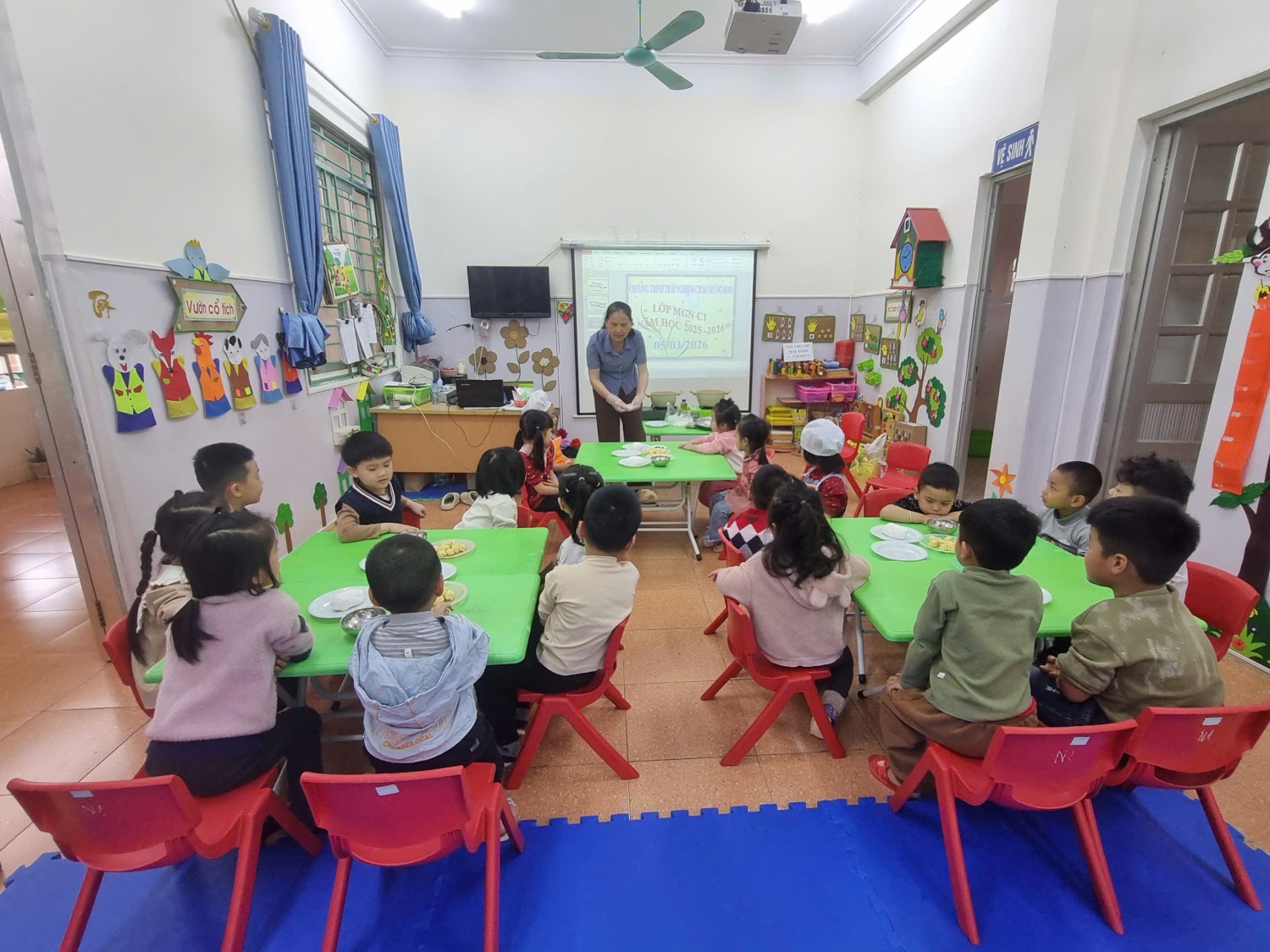Ảnh trong bài: RỘN RÀNG TRẢI NGHIỆM LÀM BÁNH CHÀO MỪNG NGÀY 8/3 CỦA CÁC BÉ TRƯỜNG MẦM NON NOONG BUA